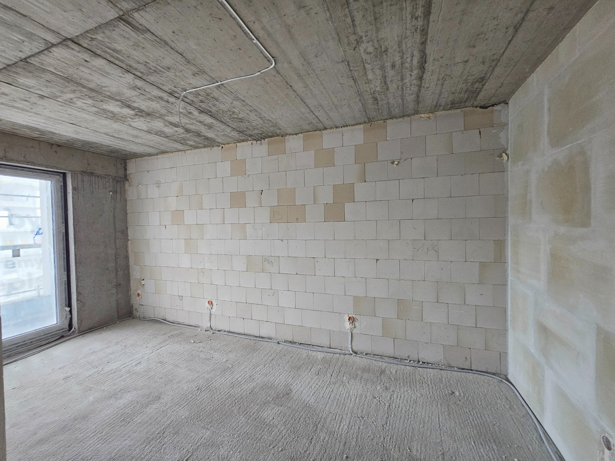 Instalacja pod przyszłą sypialnie w nowo budowanym budynku