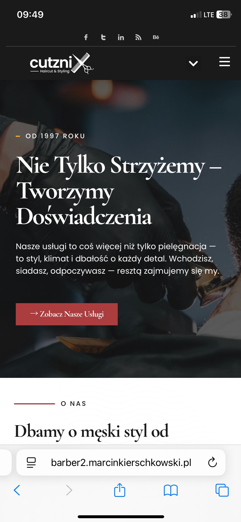 Zrzut ekranu strony internetowej barbera z hasłem 'Nie tylko strzyżemy - tworzymy doświadczenia' i przyciskiem 'Zobacz Nasze Usługi'.