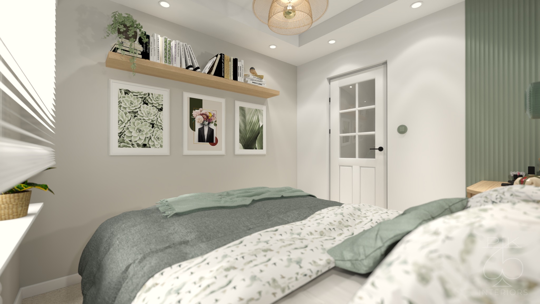 Sypialnia w neutralnych barwach z drewnianą półką nad łóżkiem, na której stoją książki i roślina. Na ścianie trzy obrazy w białych ramkach z motywami roślinnymi.