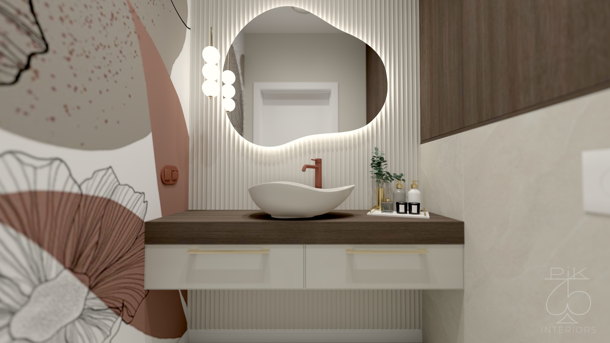 Nowoczesna toaleta dla gości z umywalką w kształcie łzy, podświetlanym lustrem o organicznym kształcie i tapetą w kwiaty w odcieniach beżu i brązu.