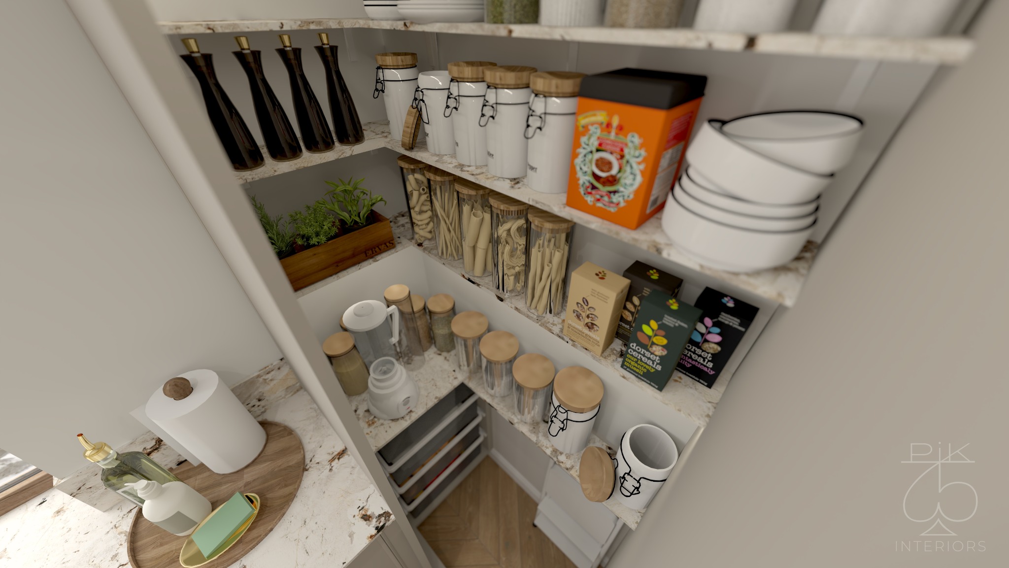 Półki spiżarni w stylu modern classic z zapasami: makarony w słoikach, przyprawy, zioła w doniczce, miski i płatki śniadaniowe. Marmurowy blat i drewniana podłoga.