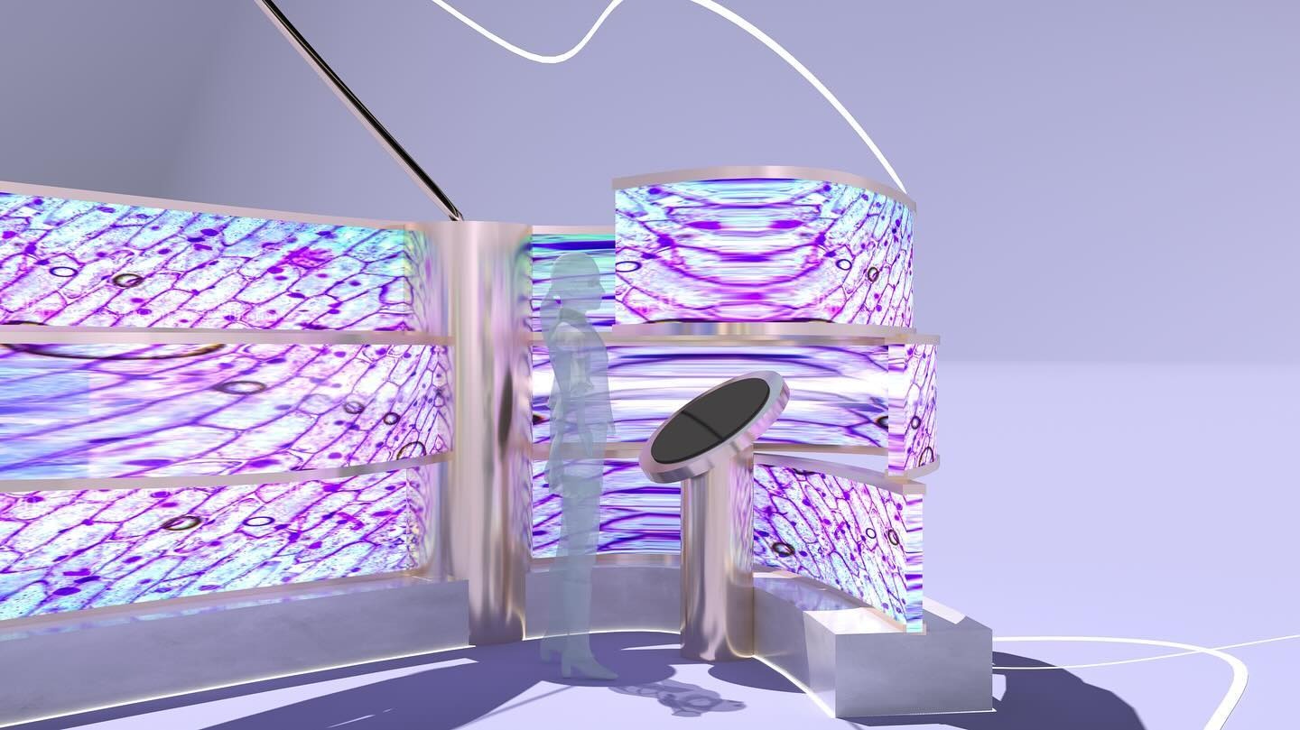 Wizualizacja 3D projektu stoiska targowego dla firmy kosmetycznej. Stoisko z podświetlanymi panelami z motywem komórek, srebrne elementy konstrukcyjne, sylwetka osoby.