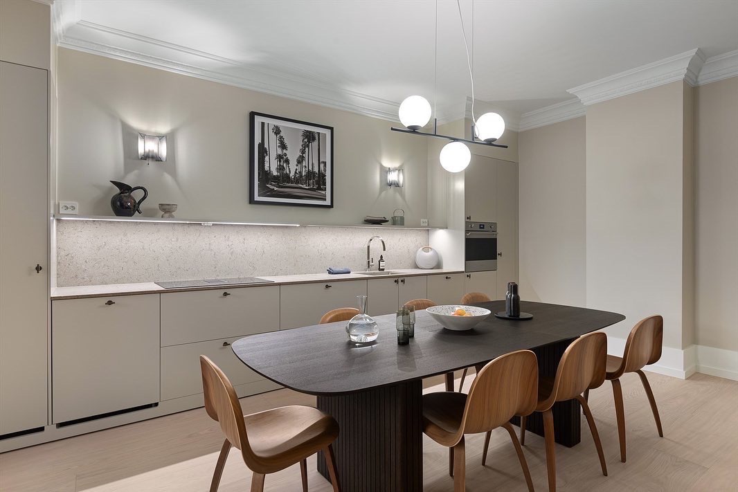 Wykonane : ściany, sztukateria, montaż kuchni