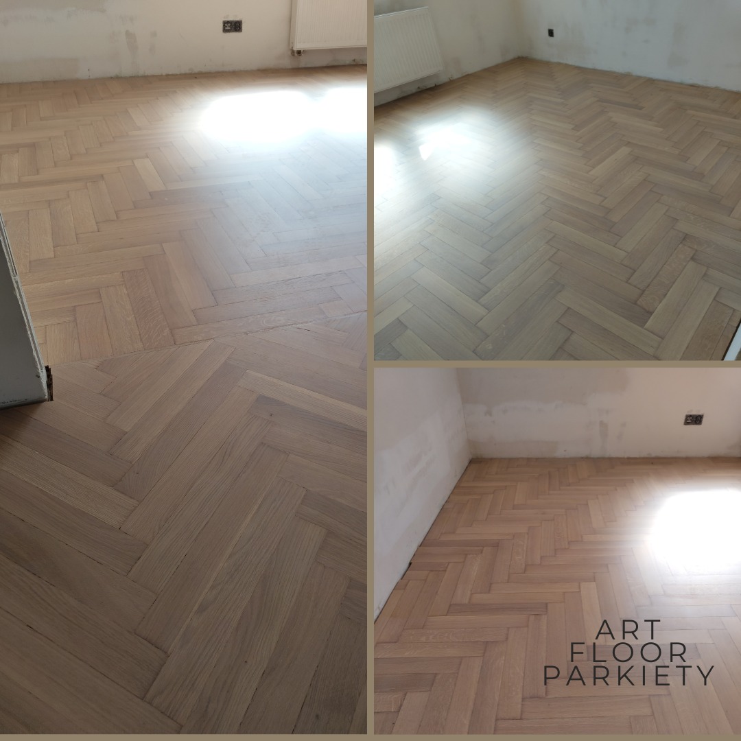 Parkiet ułożony w jodełkę francuską, widok na fragment podłogi w pomieszczeniu z surowymi ścianami. Na dole widoczny znak wodny firmy.