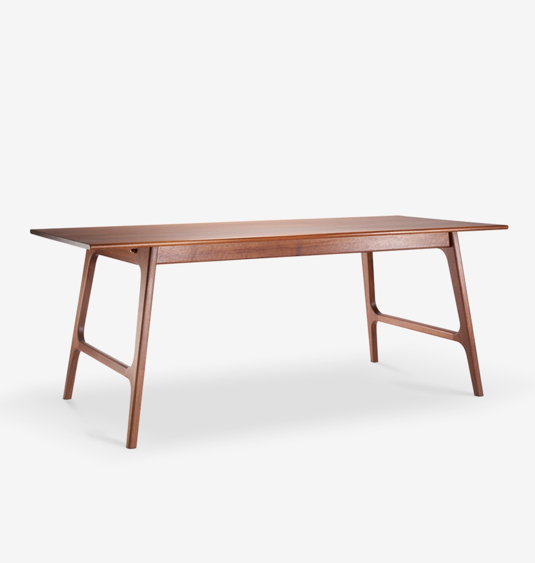 Stół z drewna o minimalistycznym designie, z charakterystycznymi nogami w kształcie litery A, wykończony na wysoki połysk. Idealny do nowoczesnej jadalni.