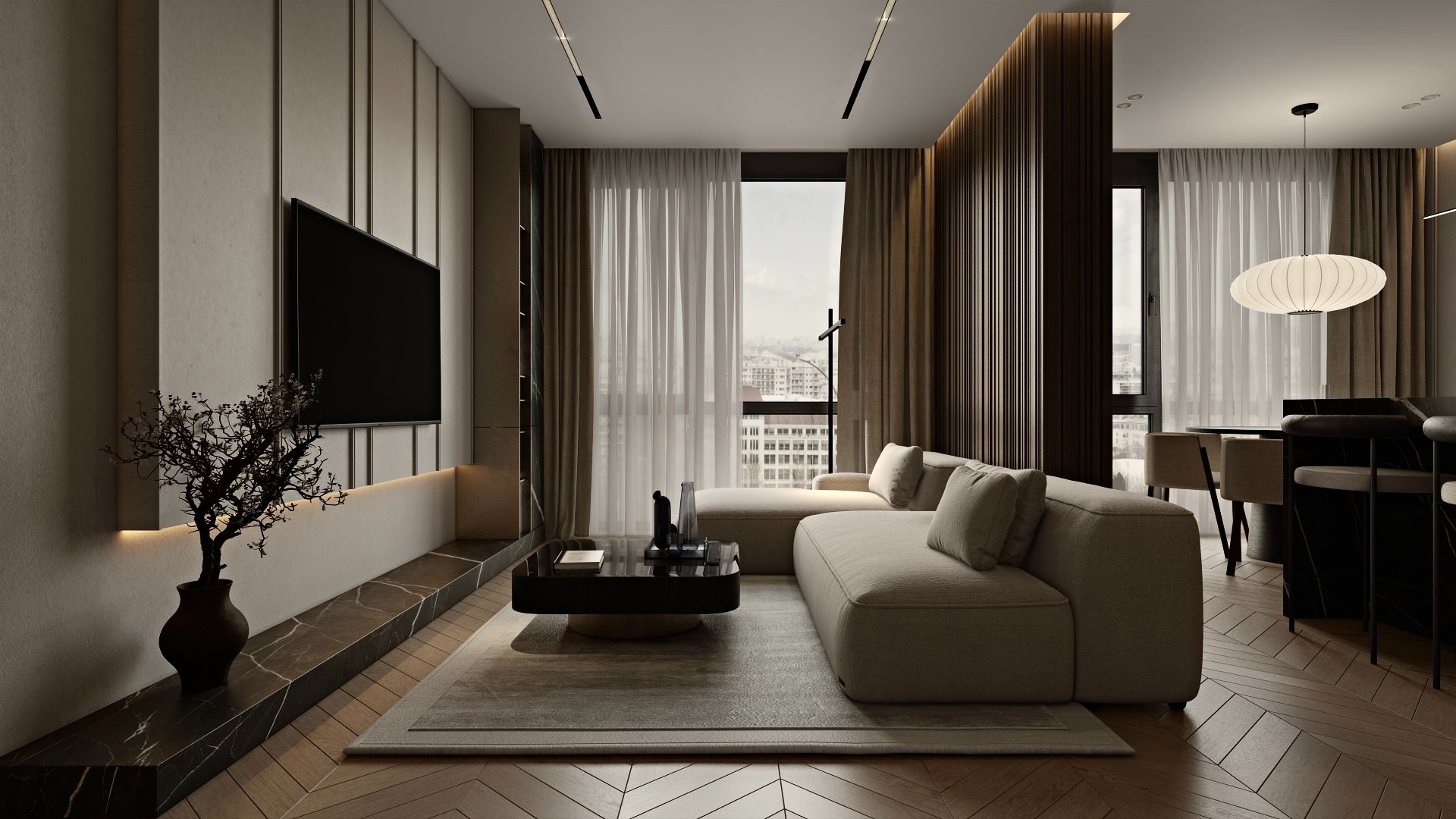 Elegancki salon z beżową sofą, parkietem w jodełkę i ścianą z telewizorem. Minimalistyczny stolik kawowy i widok na miasto przez okno dodają wnętrzu nowoczesnego charakteru.