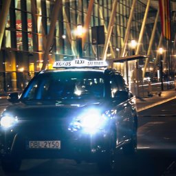 Taksówka Kokos w Bolesławcu! Tanie przejazdy, transfery i komfort. Więcej info na KokosTaxi.pl. Zamów: 570 111 811