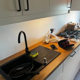 LM Tech Solutions Łukasz Makulski - Ułożenie fartucha w kuchni 1