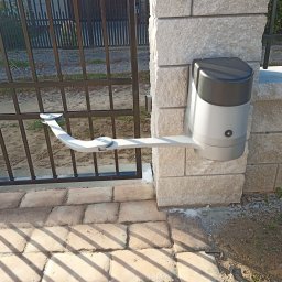 Instalacja i montaż napędów do bram