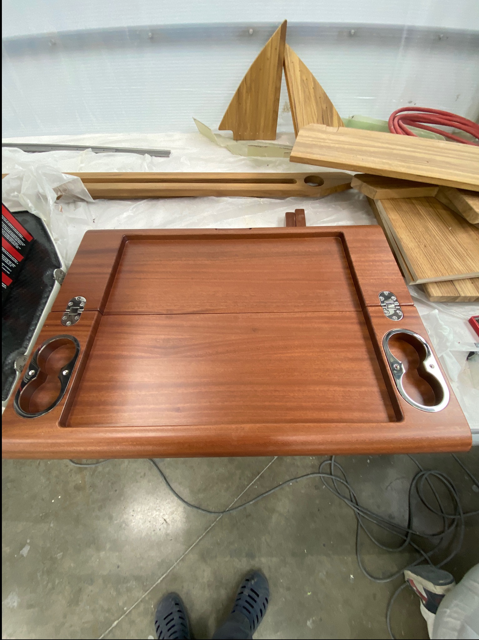 Stolik do szybkiej łodzi kabinowej na pokład