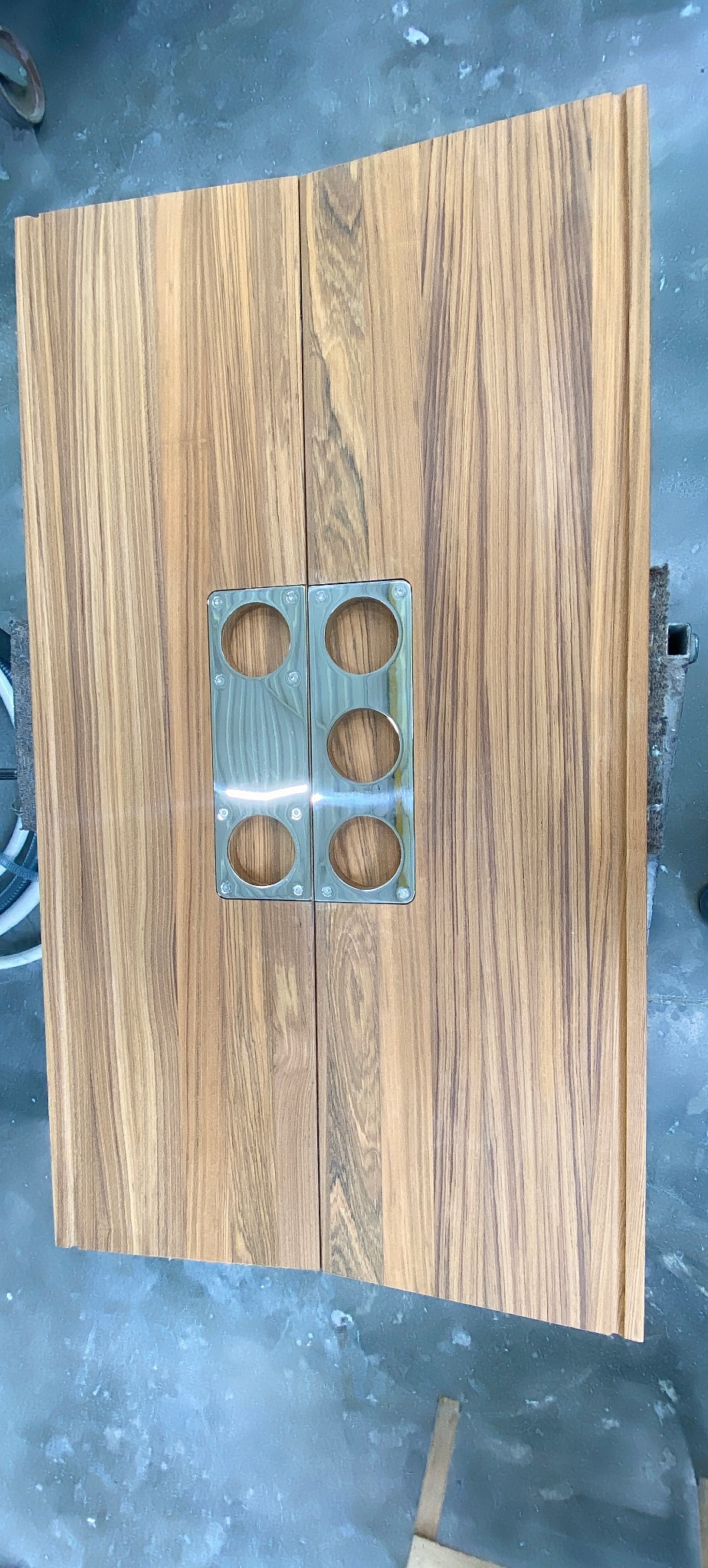 Stolik do szybkiej łodzi na pokład