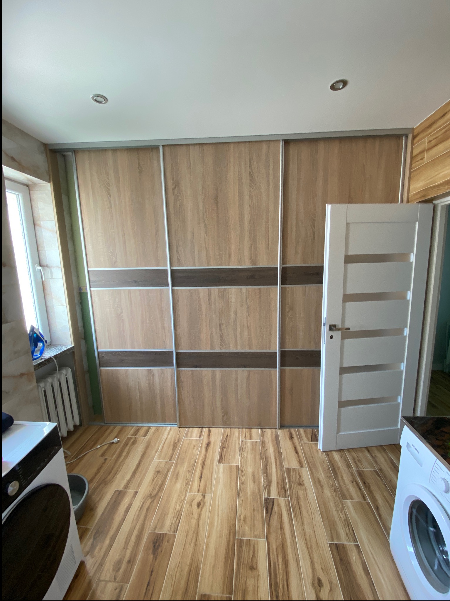 Zabudowa przejścia w formie drzwi przesuwnych