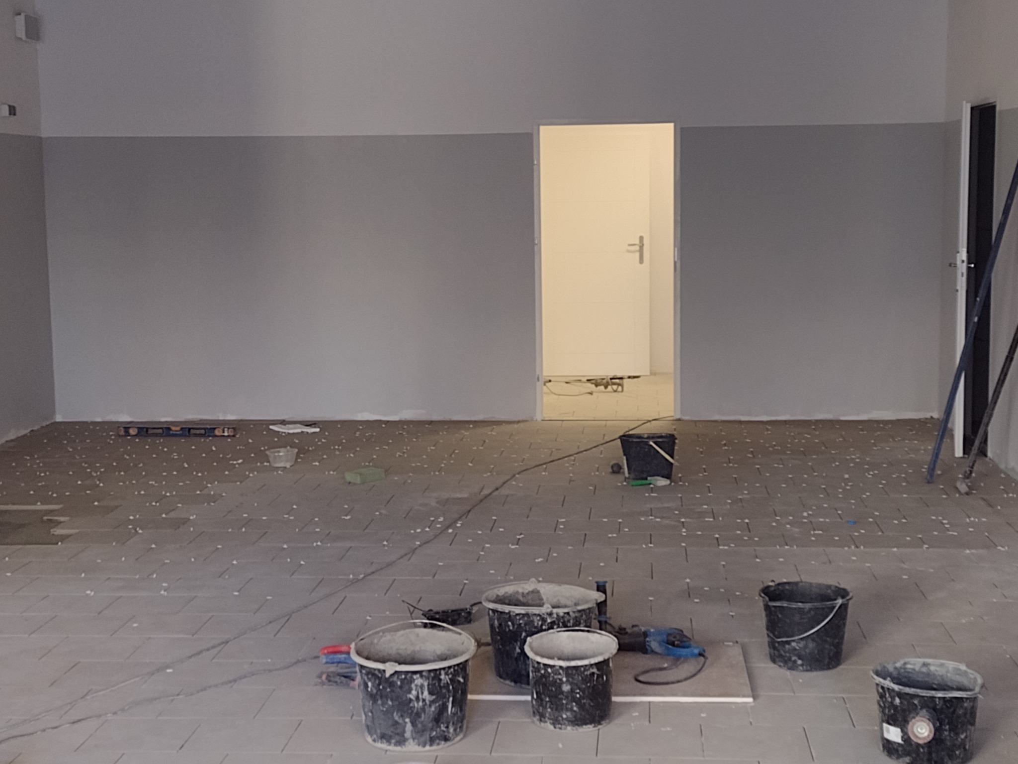 ścianka g-k plus malowanie.