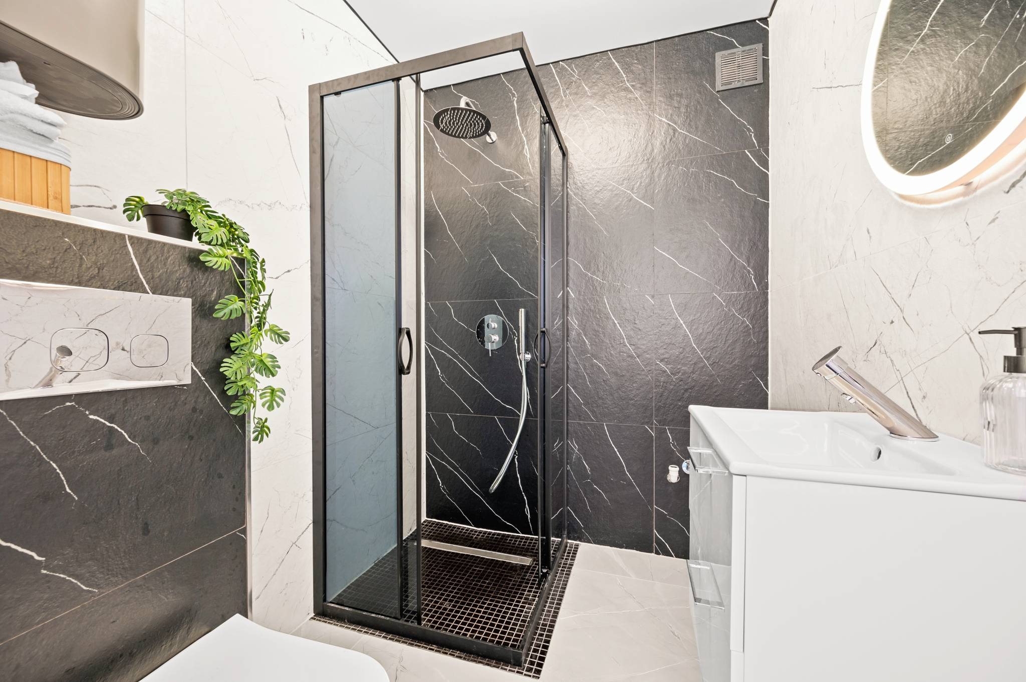 duży format płytek+mozaika