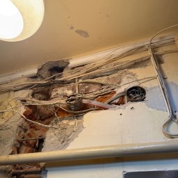 Kompleksowa wymiana pionów w kamienicy 