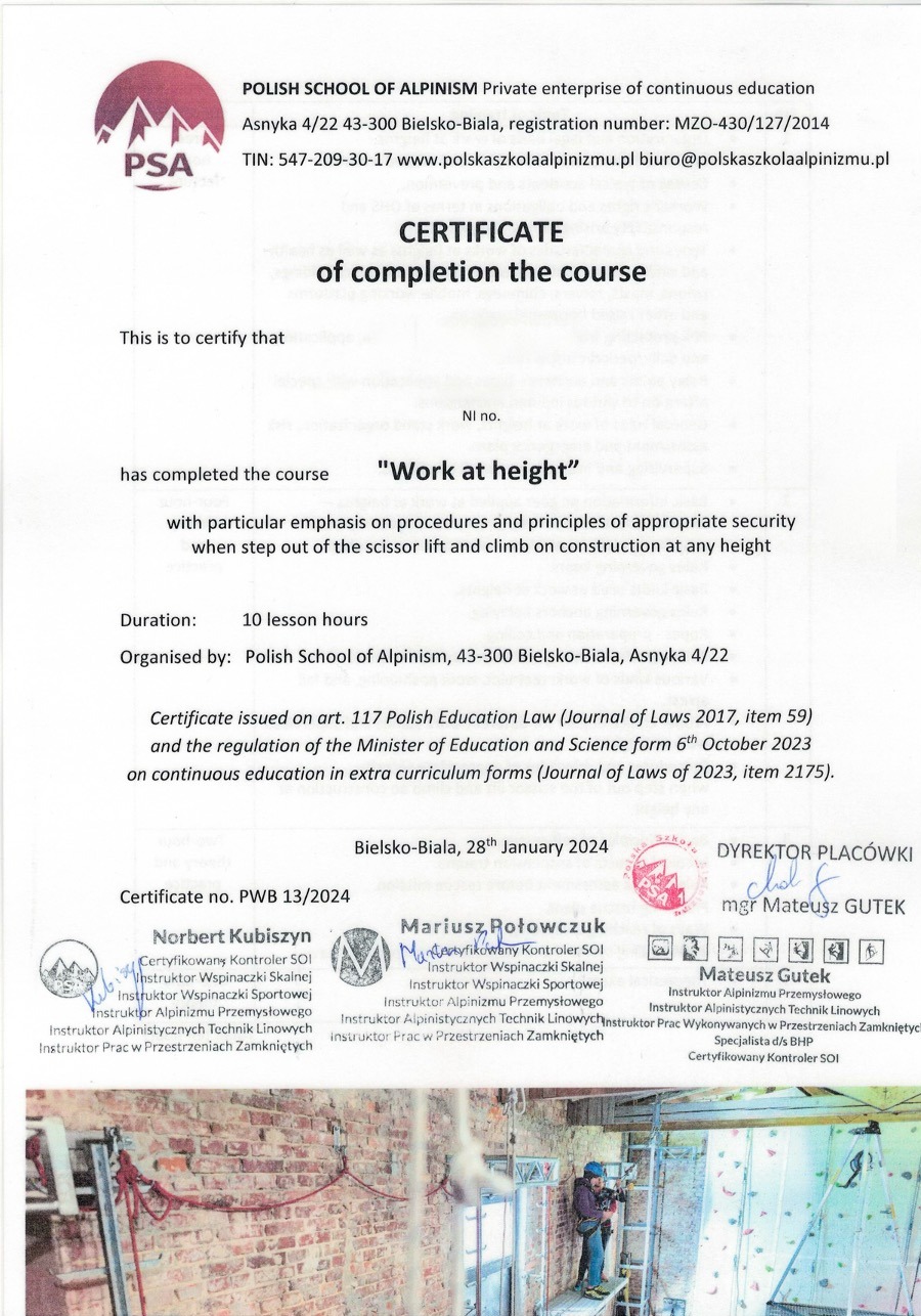 Certyfikat ukończenia kursu 'Praca na wysokości' z logo Polish School of Alpinism, datowany na 28 stycznia 2024, z podpisami instruktorów i zdjęciem osoby podczas pracy na wysokości.