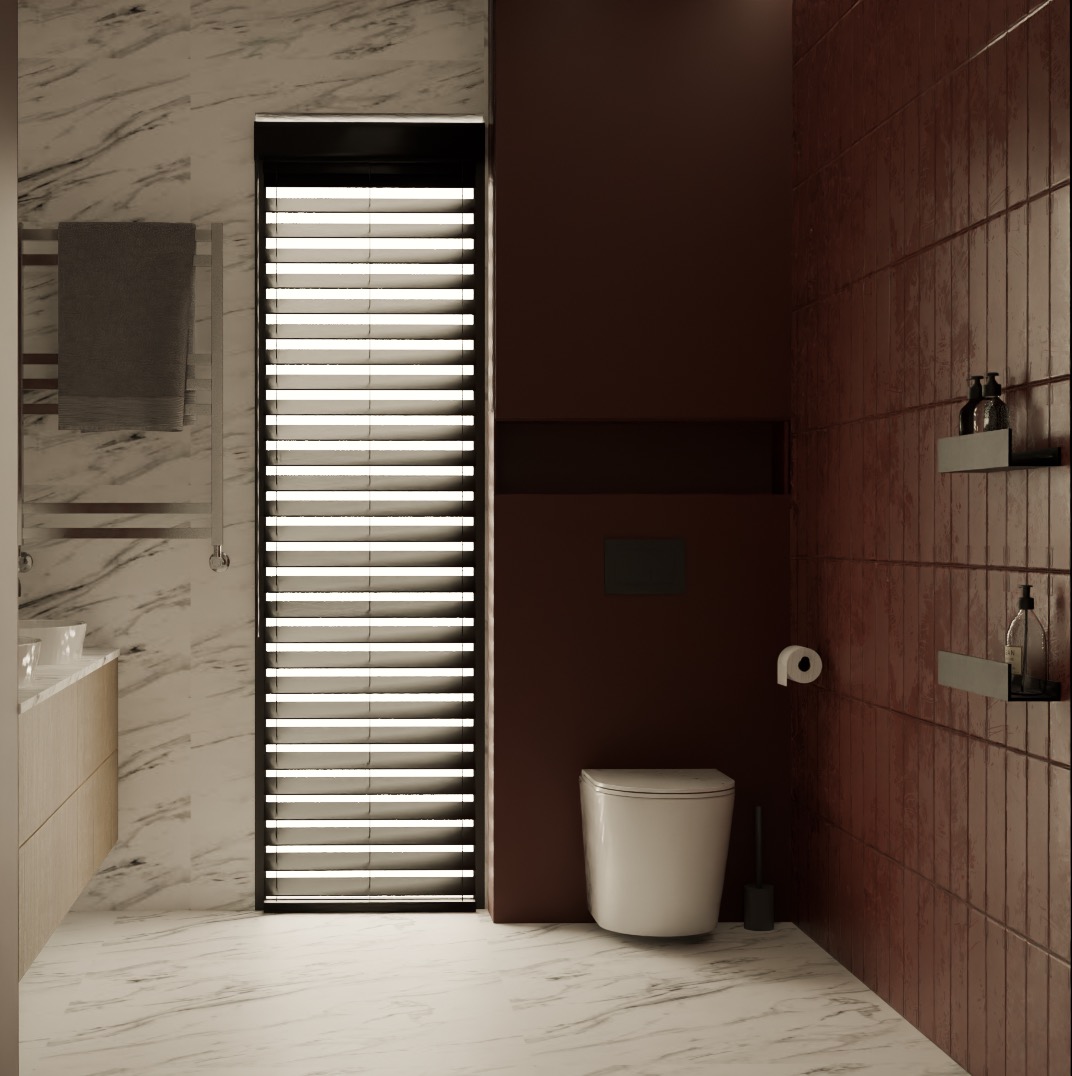 Nowoczesna łazienka z marmurowymi ścianami i podłogą, brązową ścianą z toaletą i półkami na kosmetyki. Żaluzje w oknie zapewniają prywatność.