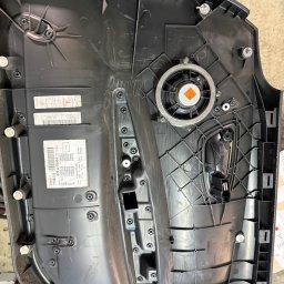 Wymiana nagłośnienia w BMW na harmankardon