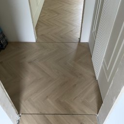 Układanie paneli Łomża 4