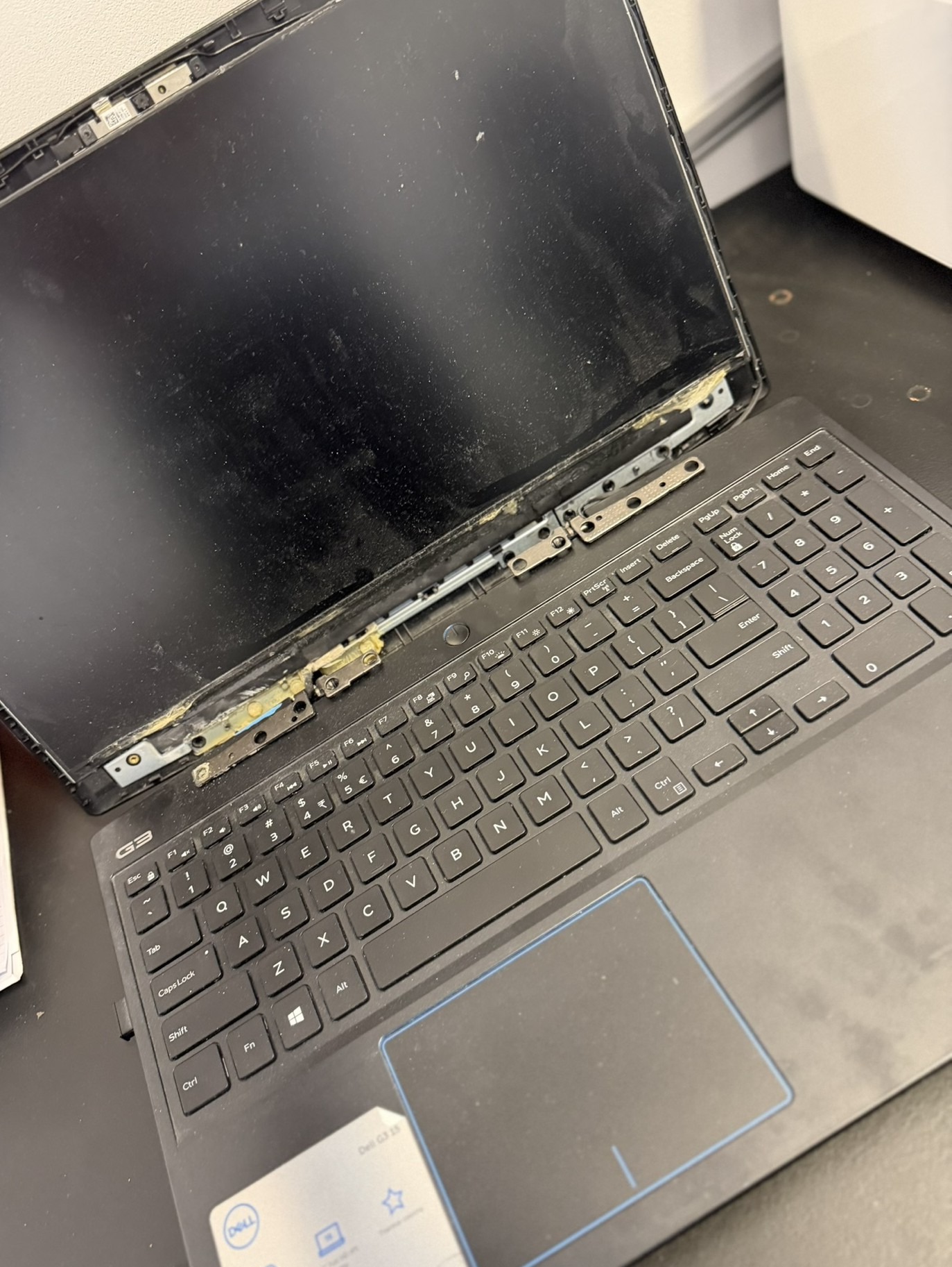 naprawa laptopa/ wymiana obudowy