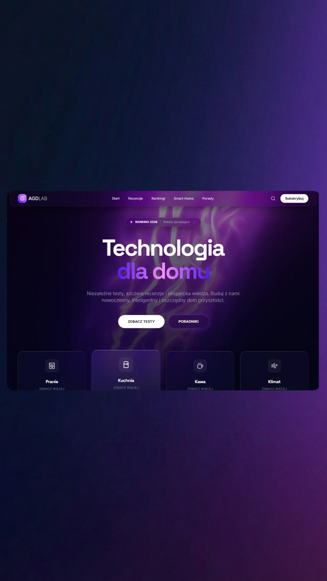 Nowoczesny design strony internetowej AGDLab w odcieniach fioletu, prezentujący rankingi i recenzje sprzętów domowych. Kategorie: Pranie, Kuchnia, Kawa, Klimat.