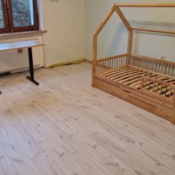 Panele dobrej jakości to podstawa. Pomogę dobrać odpowiednie zamki w panelach aby podłoga służyła na lata.