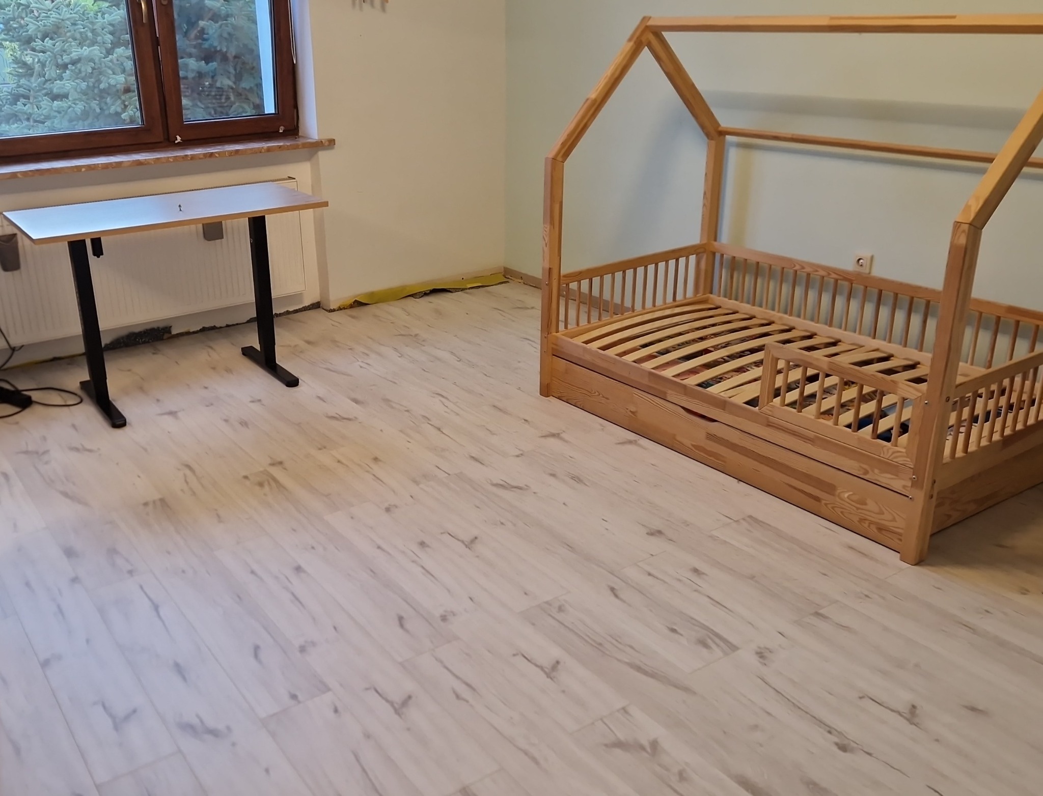 Panele dobrej jakości to podstawa. Pomogę dobrać odpowiednie zamki w panelach aby podłoga służyła na lata.