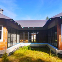 Okna drewniane ze szprosem. 