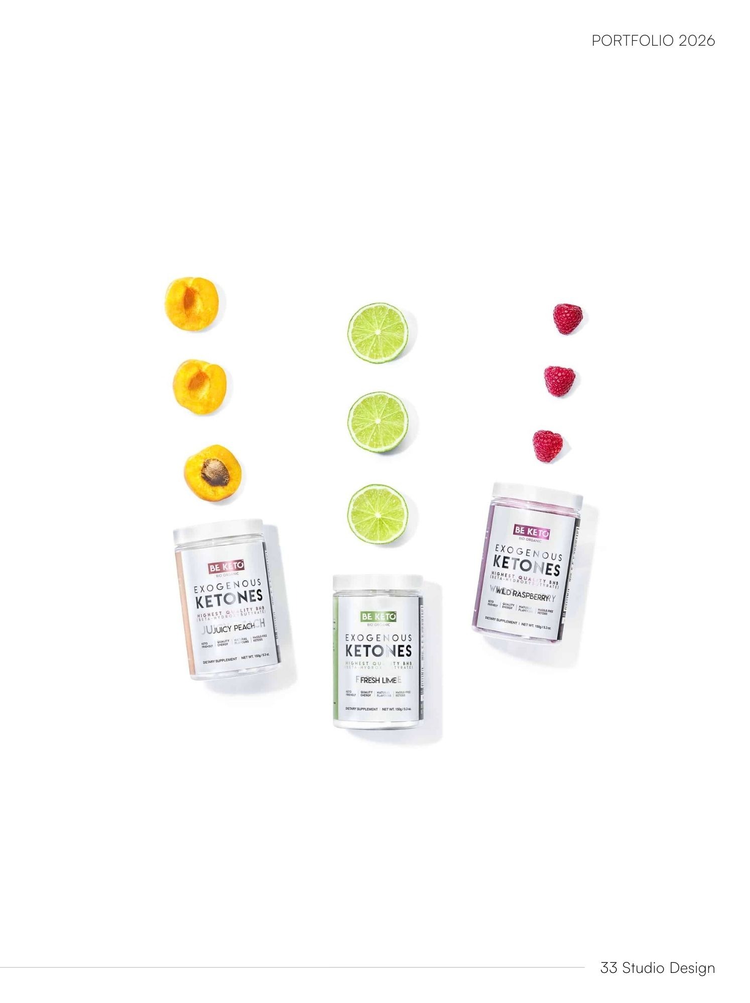 Minimalistyczna kompozycja trzech słoiczków Be Keto z owocami: brzoskwiniami, limonkami i malinami na białym tle. Portfolio 2026, 33 Studio Design.