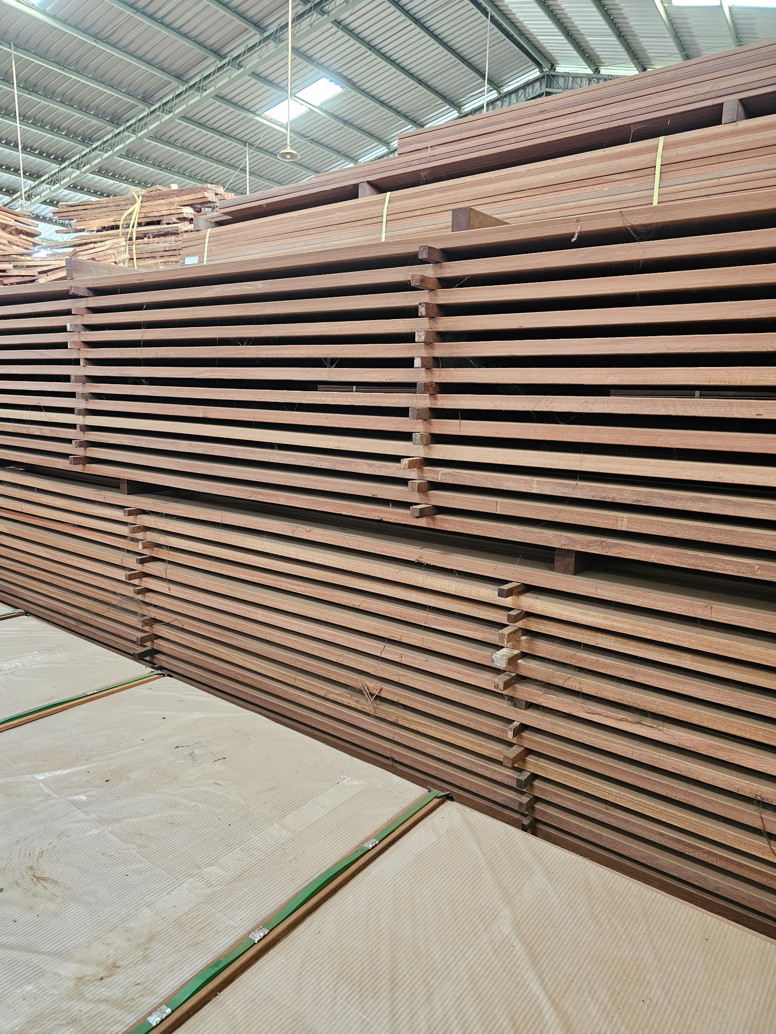 Deska tarasowa - stany magazynowe