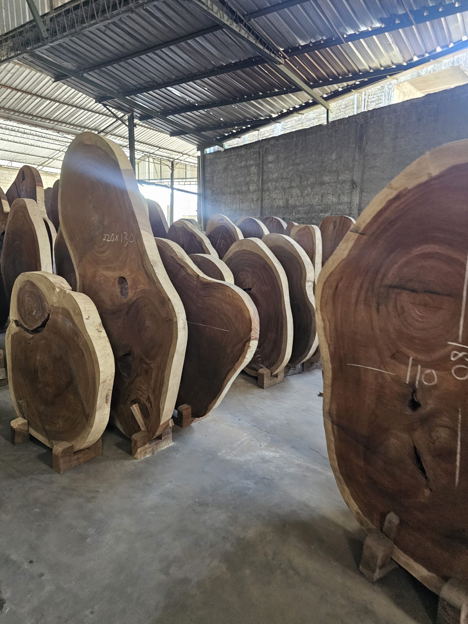 Stany magazynowe - blaty na stoliki, wyspy