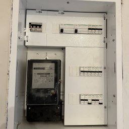 Montaż nowej rozdzielnicy w budynku użyteczności publicznej - efekt po