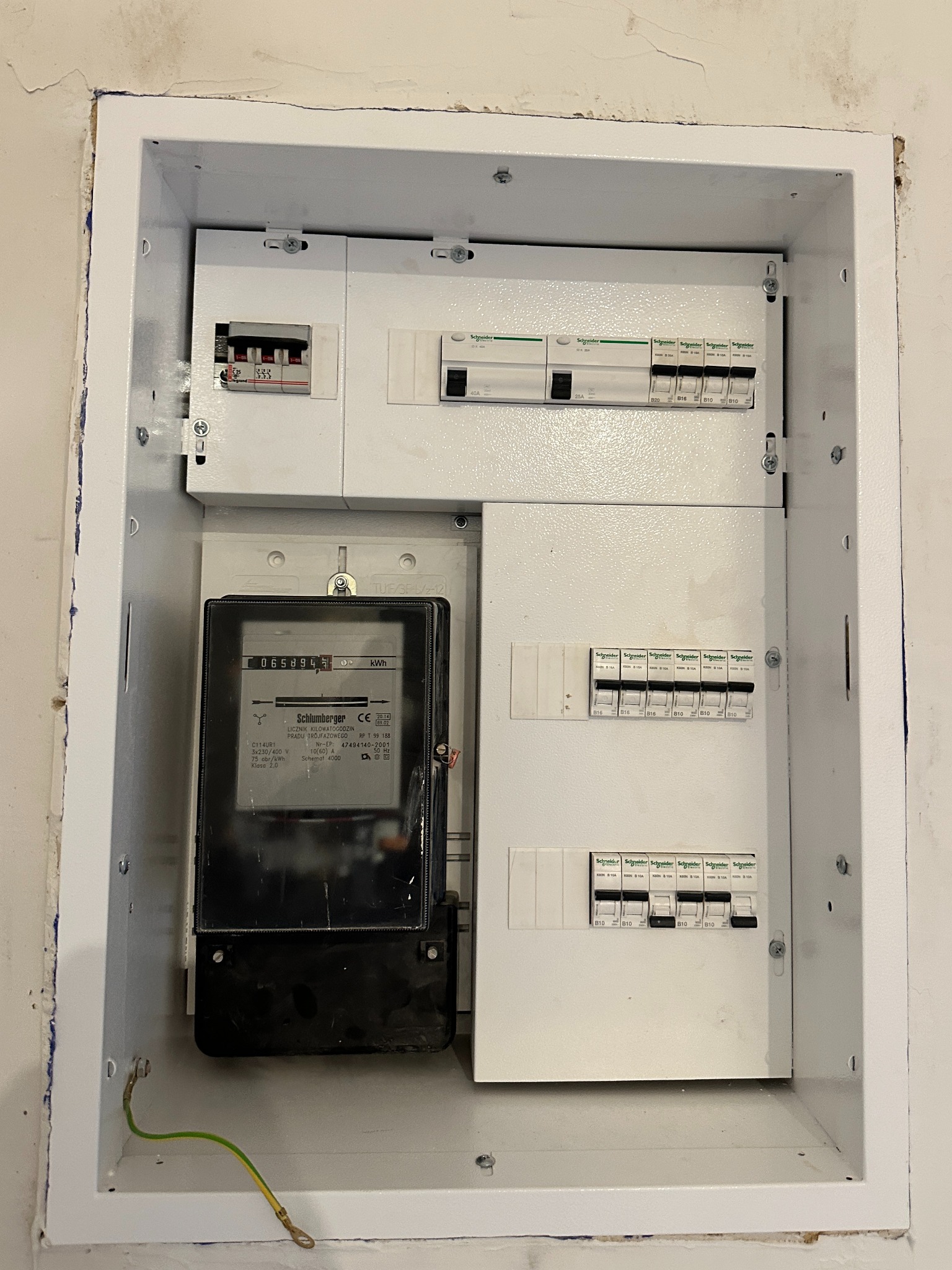 Montaż nowej rozdzielnicy w budynku użyteczności publicznej - efekt po