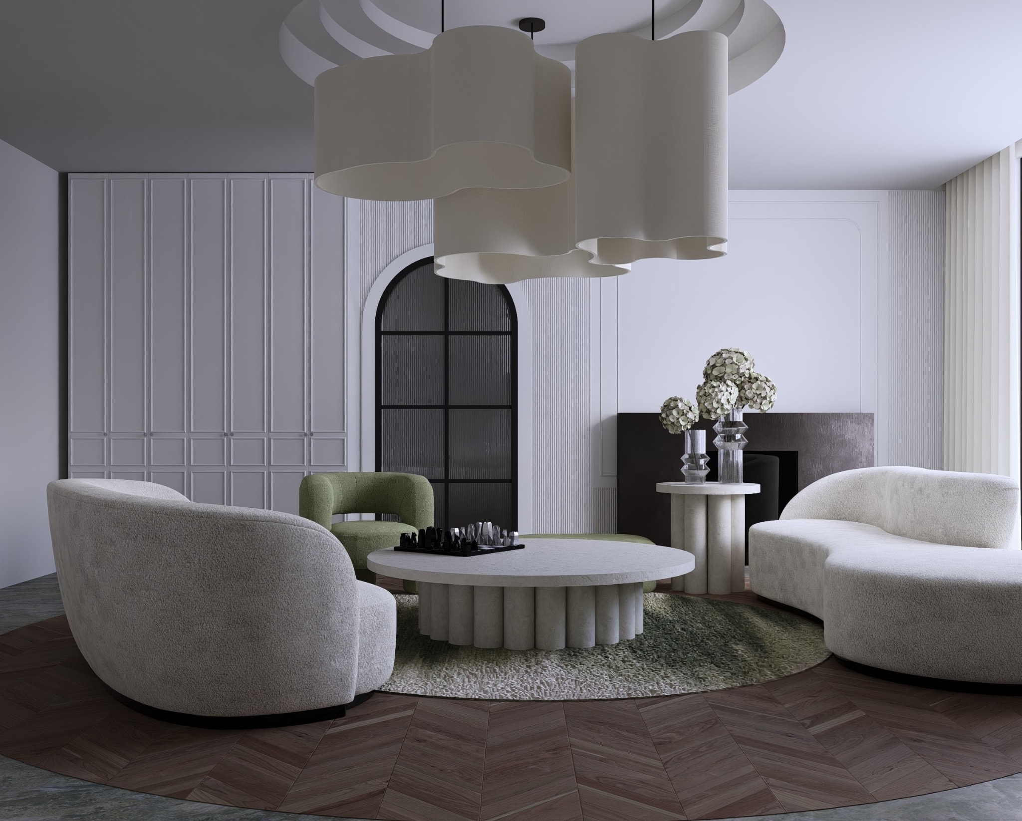 Elegancki salon z sofami boucle, okrągłym stolikiem kawowym i dekoracyjnym oświetleniem. Parkiet w jodełkę, stonowana kolorystyka, minimalistyczny kominek i duże okno łukowe.