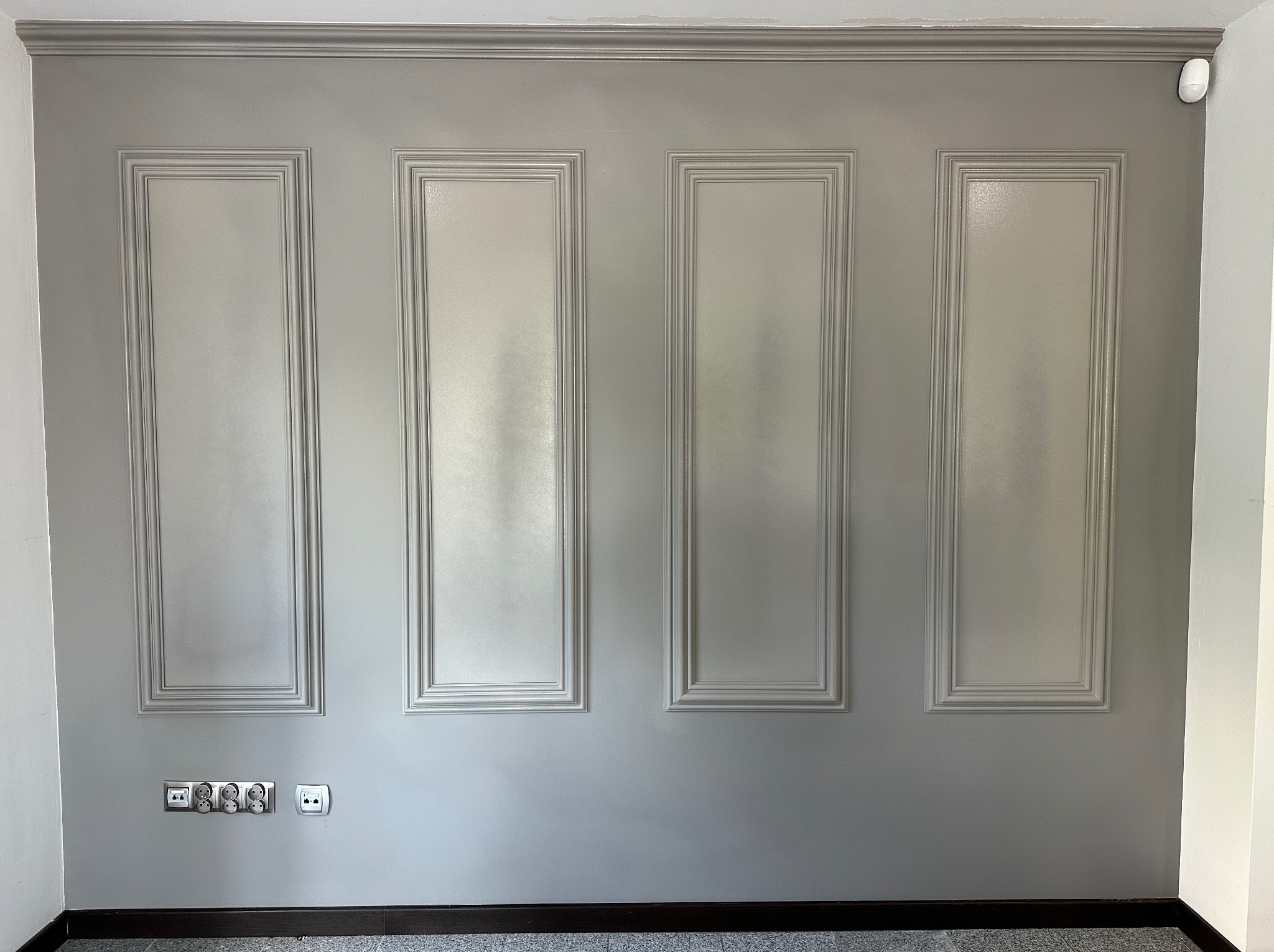 Ramki z listew, malowane natryskowo(świeżo pomalowane)