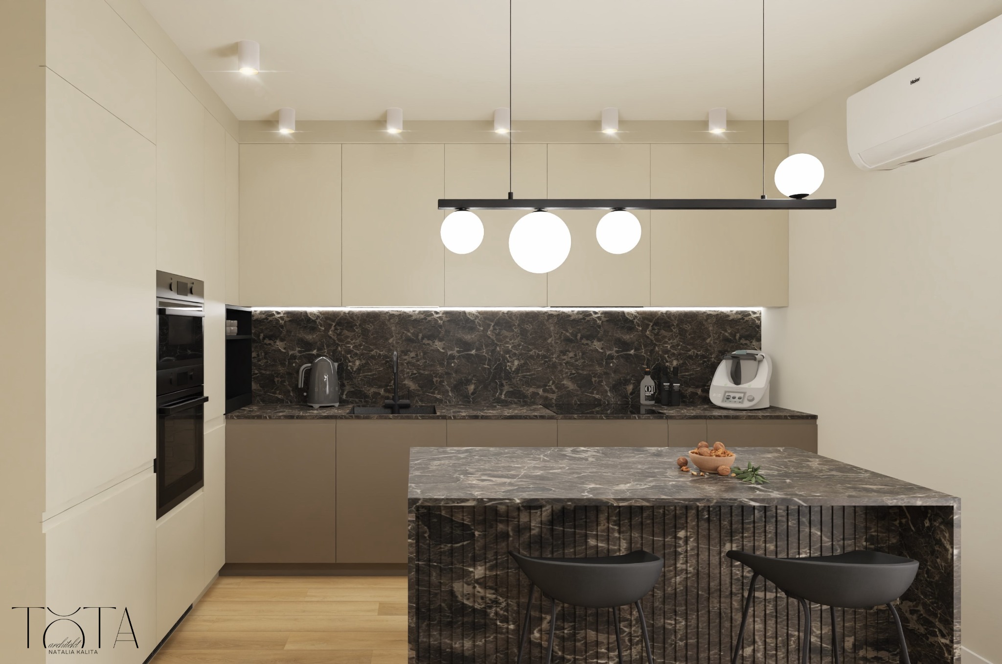 Delikatnie i z pazurem. Można? Można. ;-)