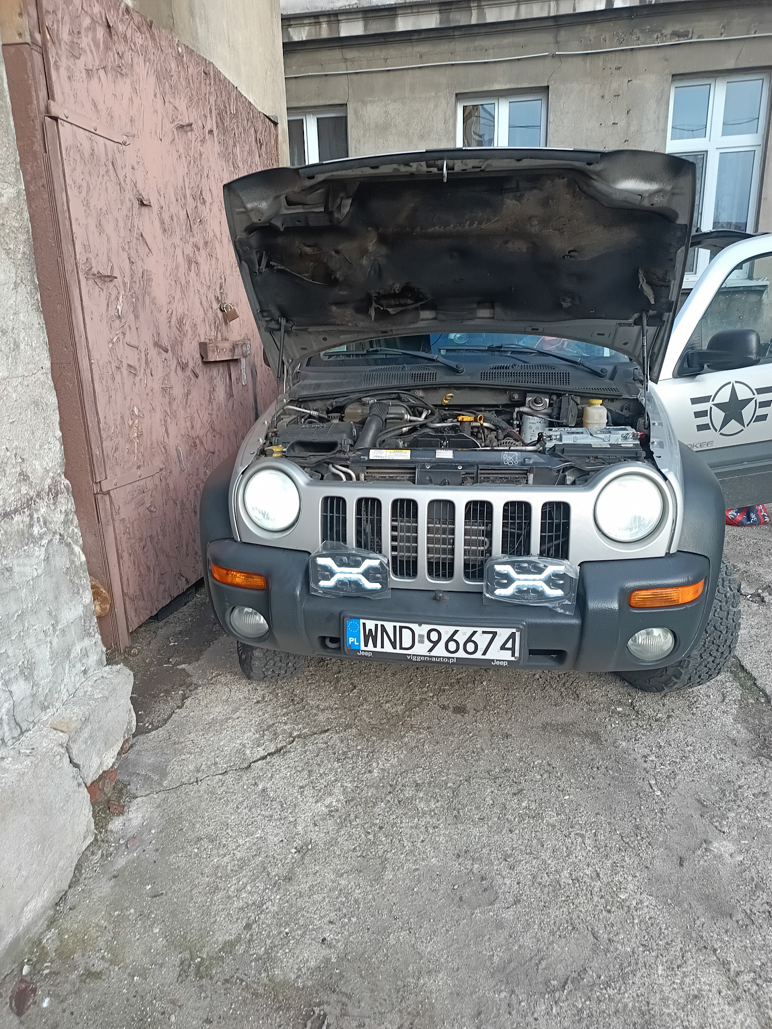 zlecenie na montaż halogenów dalekosieżnych