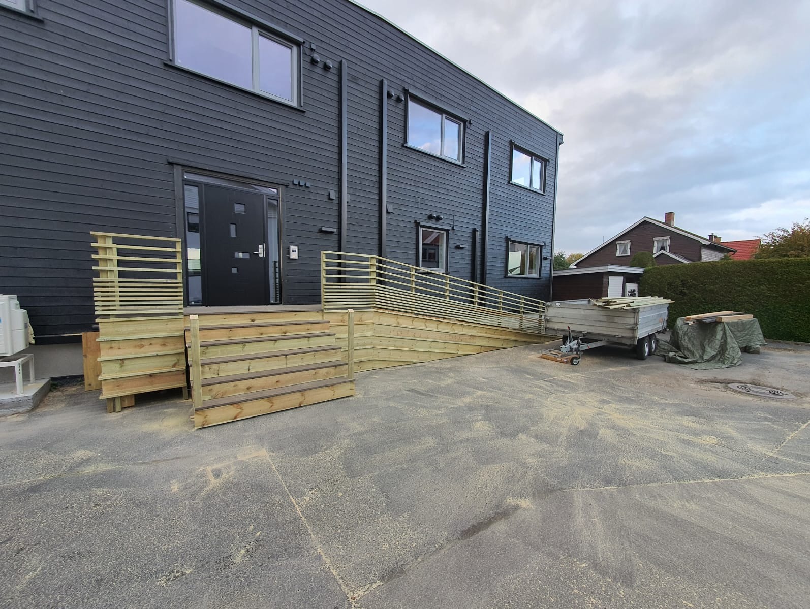 Wykonane przez nas wejście do budynku wraz z rampą dla niepełnosprawnych