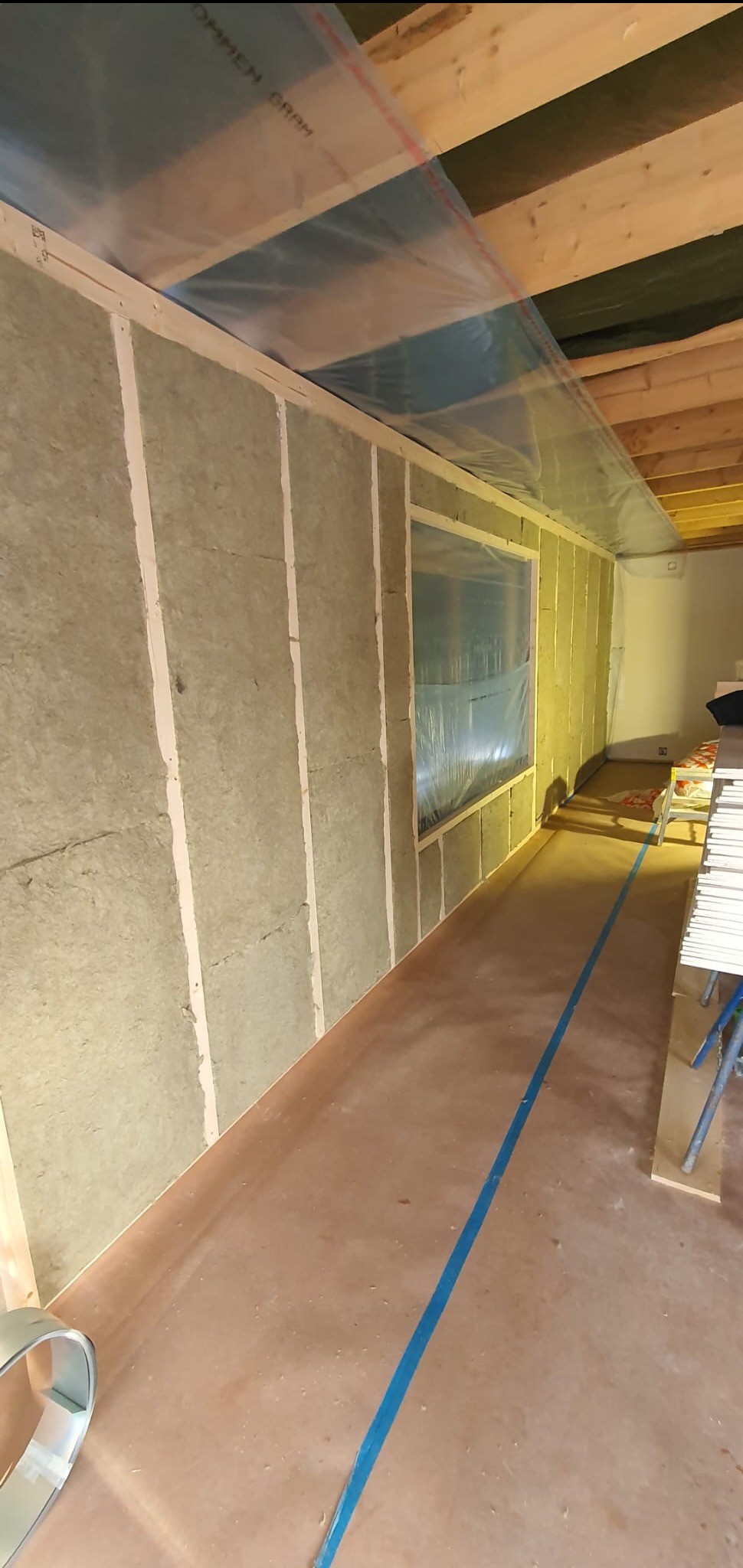 Ocieplenie zewnętrznej ściany domu szkieletowego