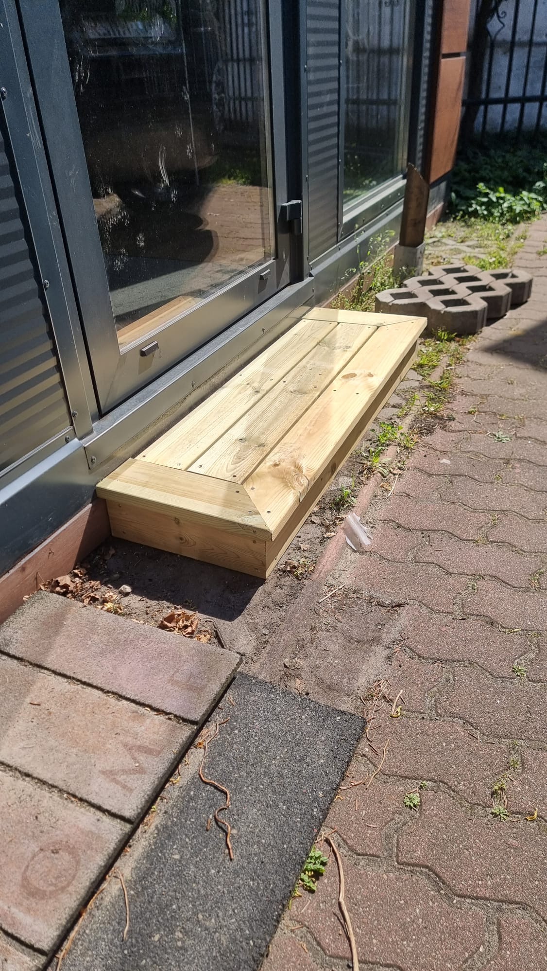 Podest (schodek) do pawilonu