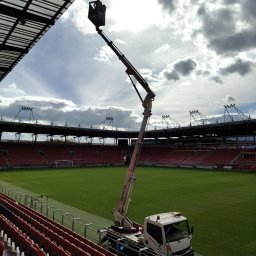 Usługi podnośnikiem koszowym. 
Praca na wysokości