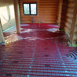 Ogrzewanie podłogowe w drewnianej Willi