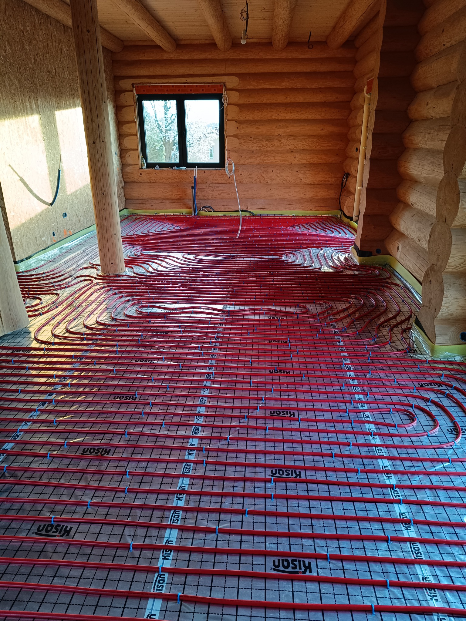 Ogrzewanie podłogowe w drewnianej Willi
