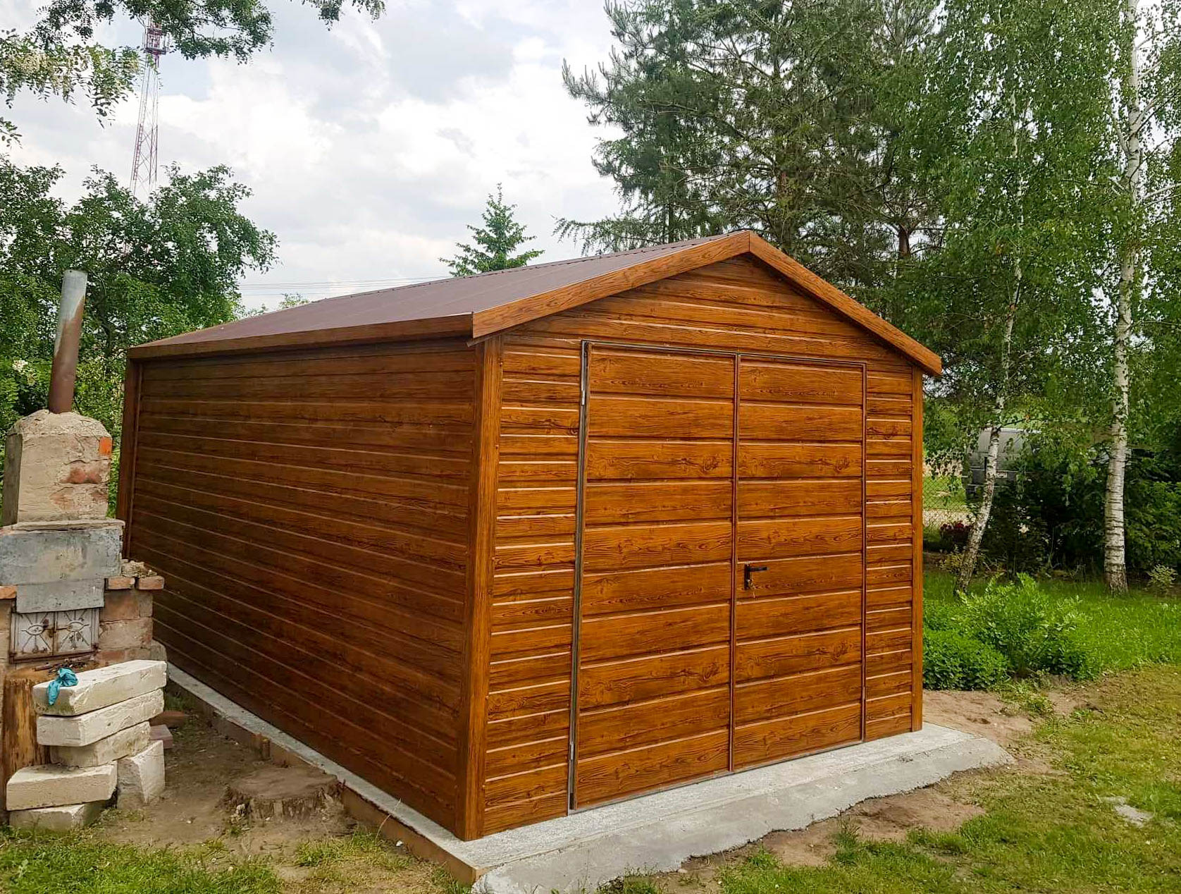 Domek ogrodowy w kolorze drewnpodobnym