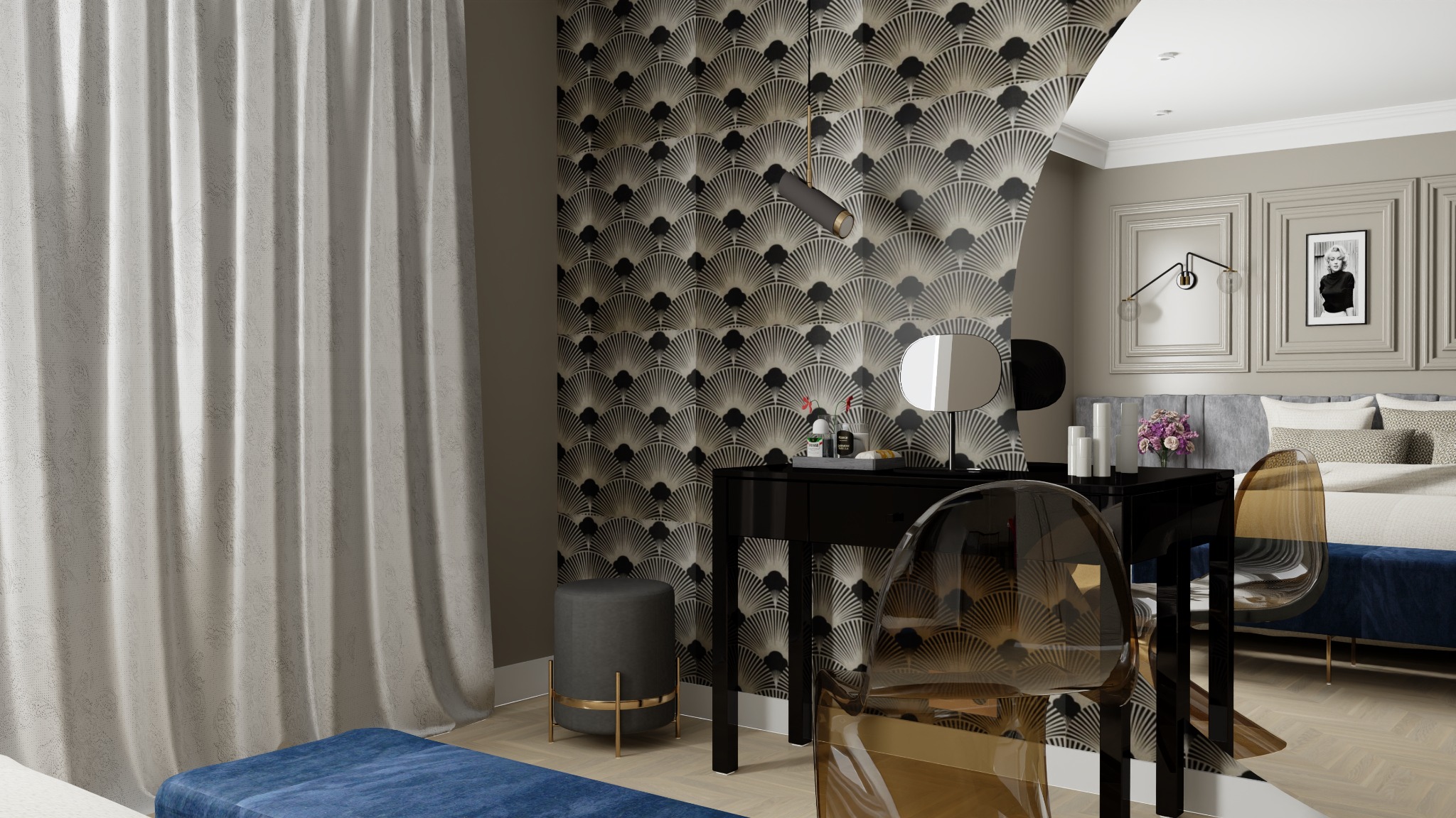 Art déco sypialnia z toaletką, wzorzystą tapetą i transparentnymi krzesłami. Uwagę przykuwa czarno-złota kolorystyka i geometryczne wzory. Całość tworzy elegancką i stylową przestrzeń.