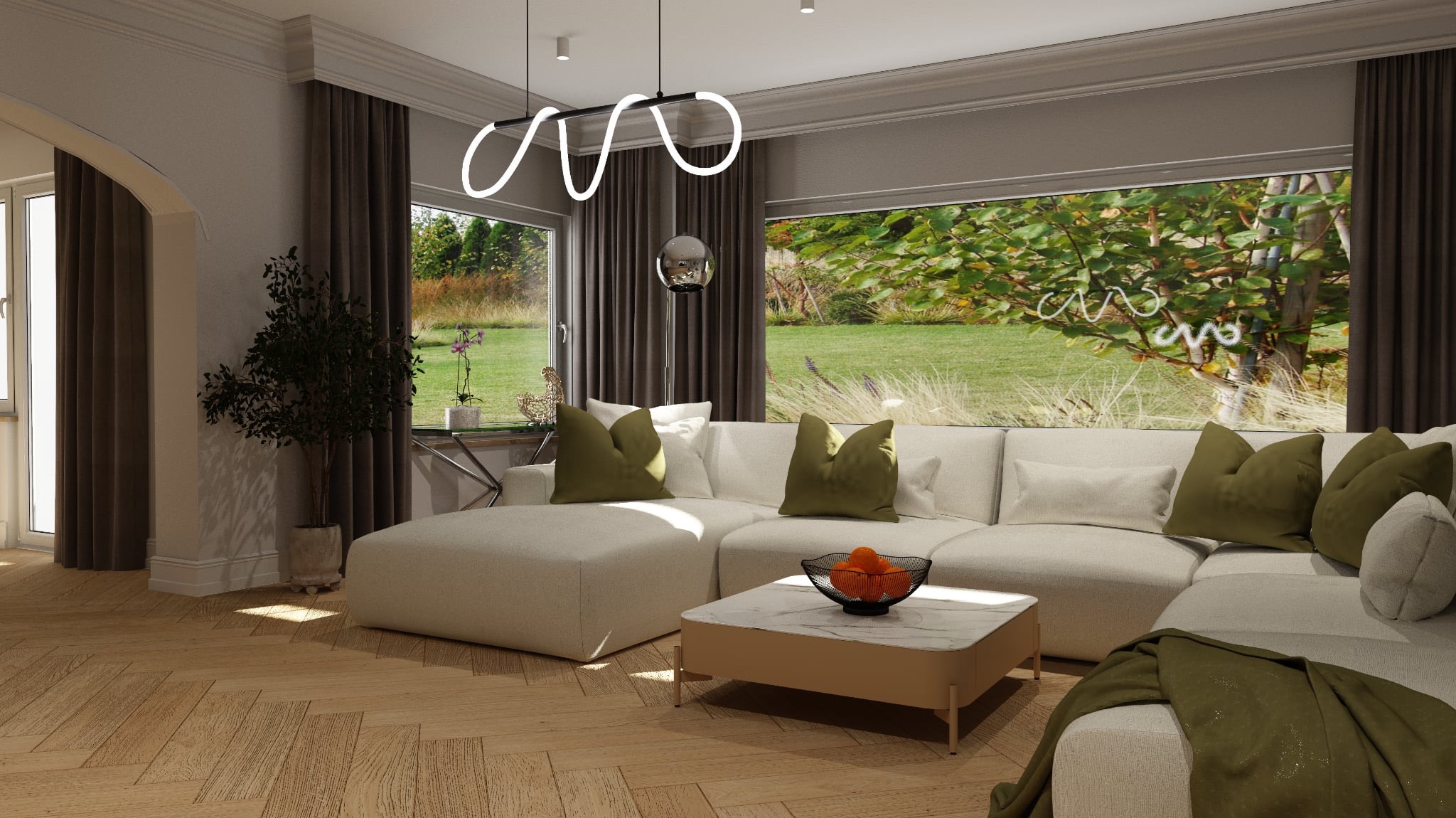 Jasny salon z dużym oknem na ogród. Kremowa sofa narożna z poduszkami, stolik kawowy z owocami. Parkiet w jodełkę, nowoczesna lampa sufitowa. Stonowana kolorystyka.