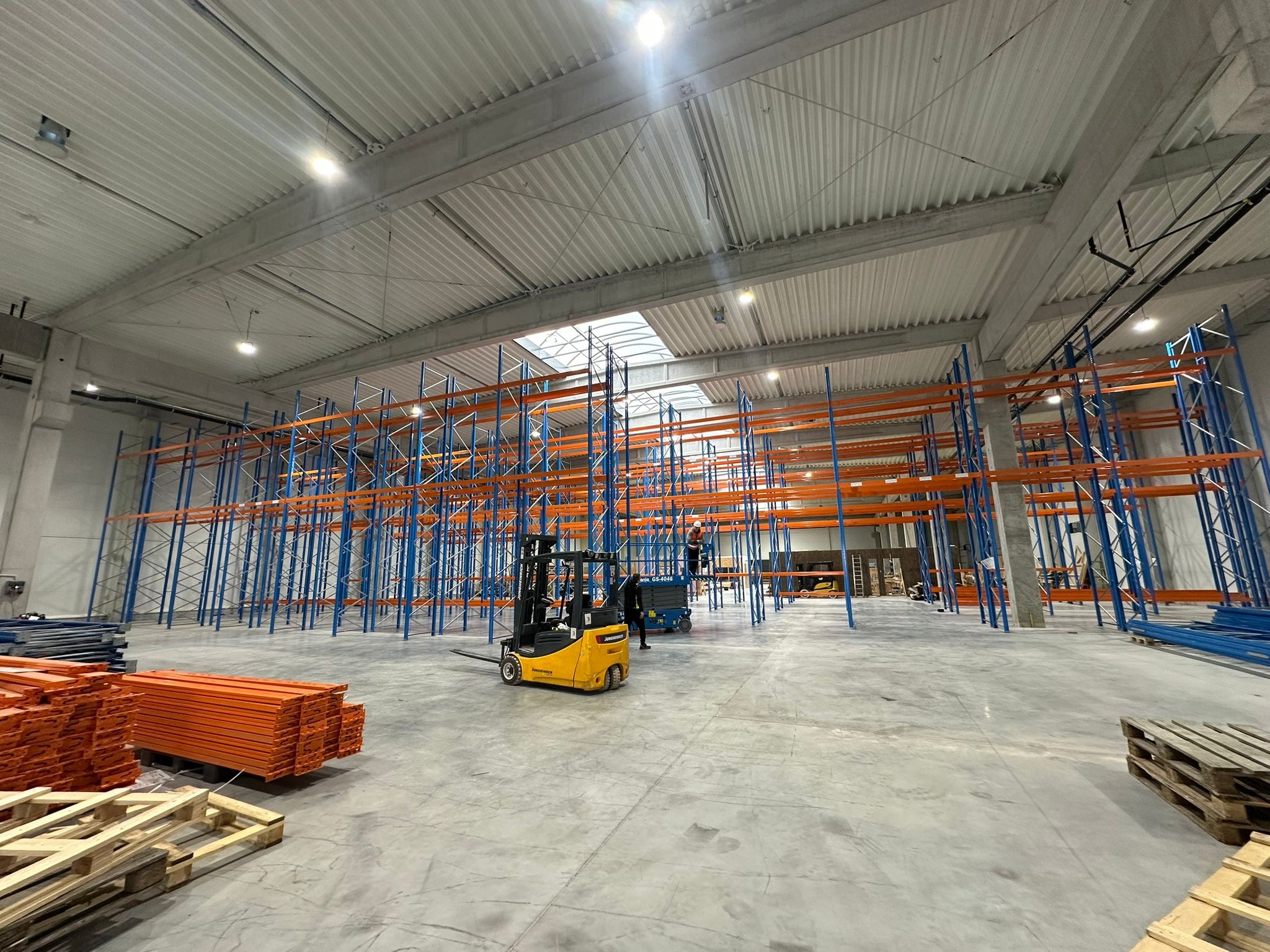 Montaż regałów paletowych