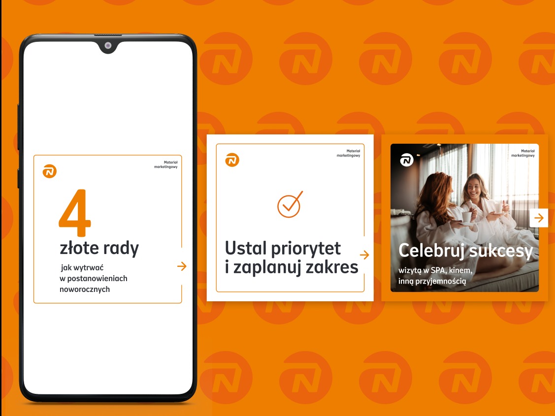 Czarny smartfon prezentuje serię trzech grafik z poradami marketingowymi na pomarańczowym tle z logo firmy. Grafiki promują sukces i planowanie.