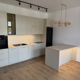 Szafy wnękowe Ostrowąs 2