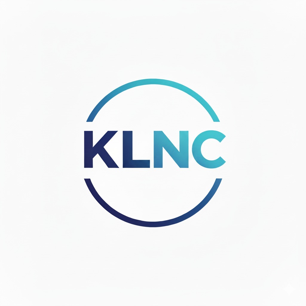 Gradientowe logo 'KLNC' w okręgu, od ciemnoniebieskiego do jasnoniebieskiego, na białym tle. Minimalistyczny design, nowoczesna typografia.